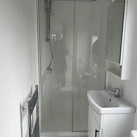 Vakantiehuis Traumlage Nr71 Zweite Reihe Direkt Am Wattenmeer Erste Reihe Unendliche Weite, Eingebettet In Der Westerland